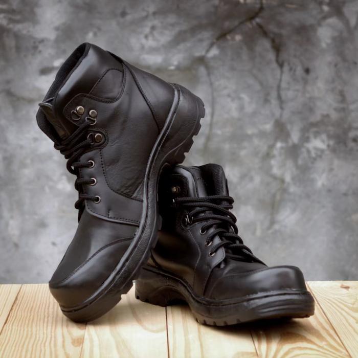 Sepatu Boots Kickers Full Black Boot Safety Pria Murah Steel Toe Cowok  Hitam, 39