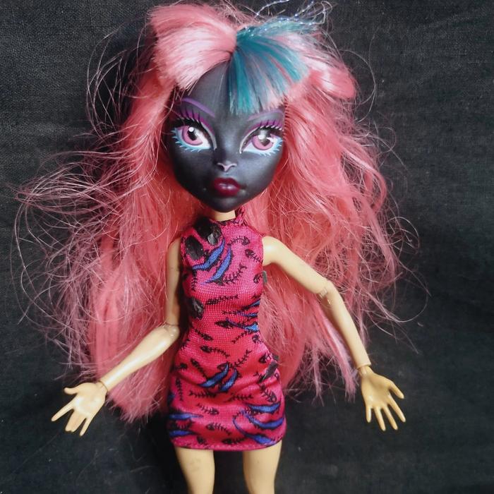 Gambar doll monsterhight - Hitam dari goedang jadoell undefined Tokopedia