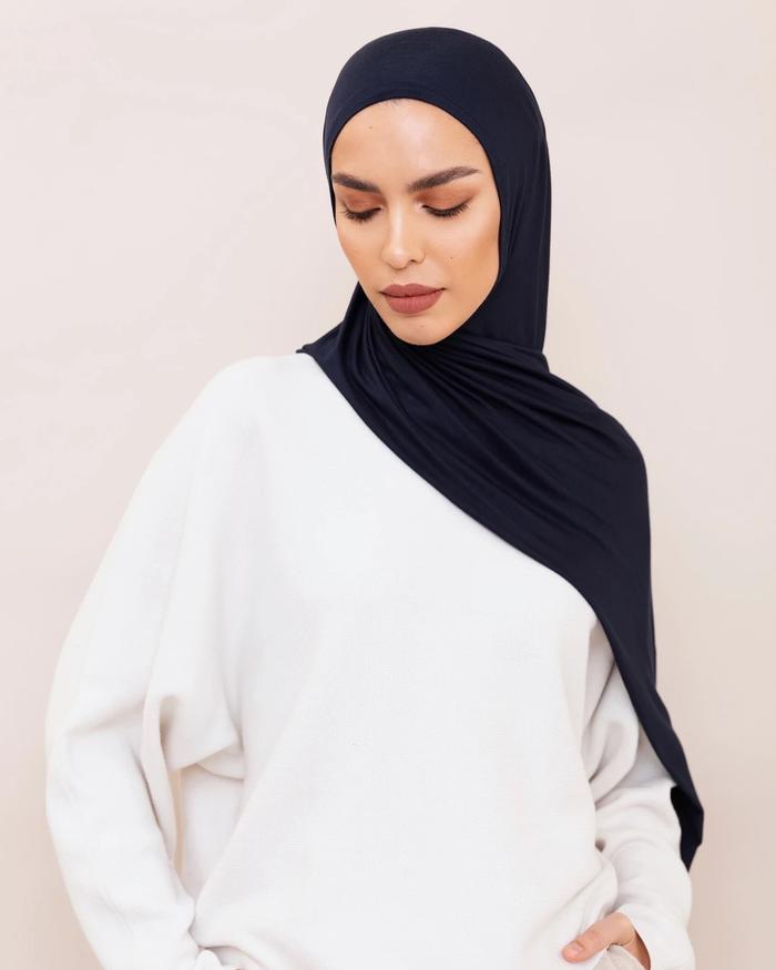 Gambar SOFT TOUCH RAYON - NAVY BLUE dari HijabFairuz undefined Tokopedia