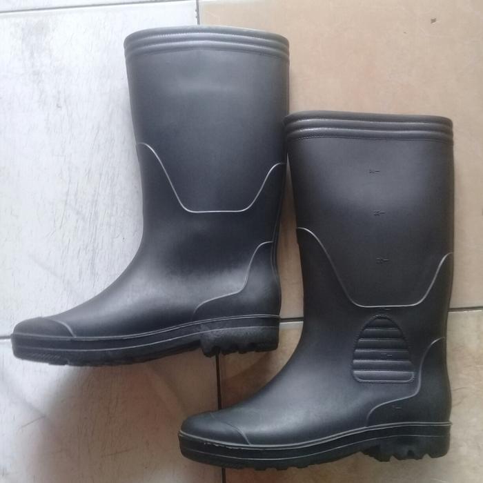 Gambar sepatu boot karet/sepatu proyek/sepatu pekerja - Hitam, 40 dari RST SAFETY undefined Tokopedia