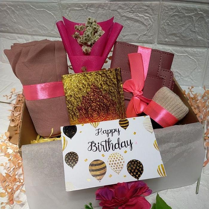 Gambar Hampers Ultah Cewek Hampers Ultah Wanita Kado Ultah Wanita Kado Ultah - PAKET B dari Perdana Jaya Makmur.1 undefined Tokopedia