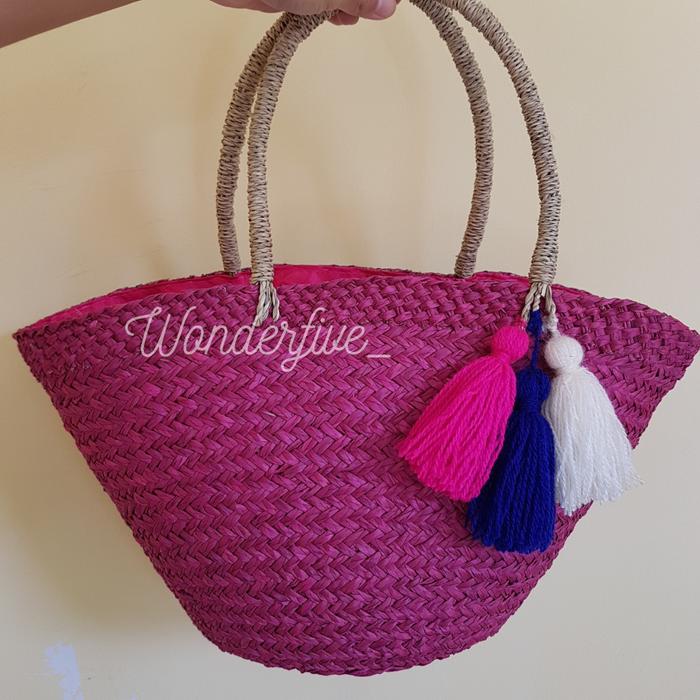 Gambar Tas Anyaman Kerajinan Mendong Pandan Etnik Bali Model Bakul Warna - Merah Muda, S dari wonderfive_ undefined Tokopedia