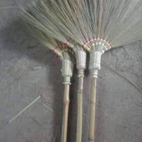 Gambar Sapu Lantai Cemara gagang bambu CENDANA | Sapu Kipas/Rayung - Original dari Auza Media undefined Tokopedia