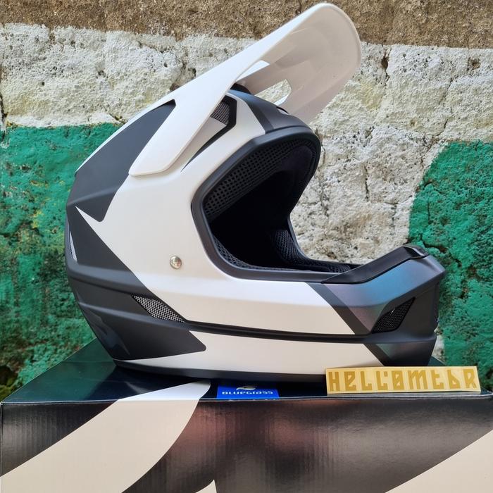Gambar helm full face mtb Bluegrass legit bukan fox leatt tld 100% - WHITE IRIDESCEN, L dari HELLOMTBR undefined Tokopedia
