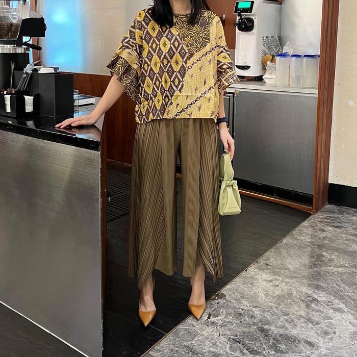 Gambar Kode kamima/Atasan batik wanita - kesemek dari LAUSBOUTIQUE undefined Tokopedia