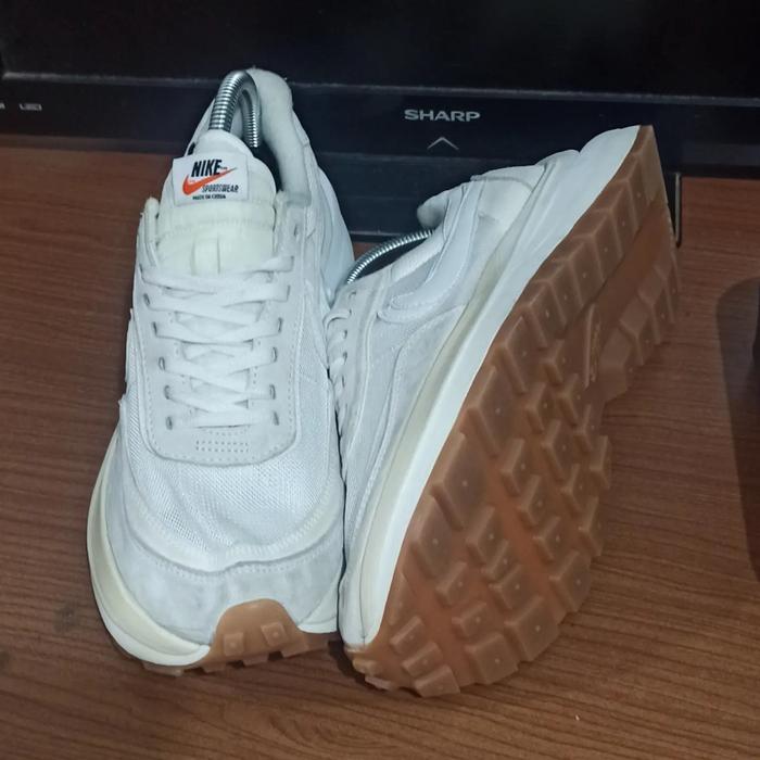 fake sacai waffle white