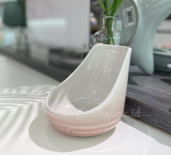 Gambar Le creuset SPATULA HOLDER / LADLE HOLDER / LADLE STAND (banyak warna) - Shellpink dari Celiebox undefined Tokopedia