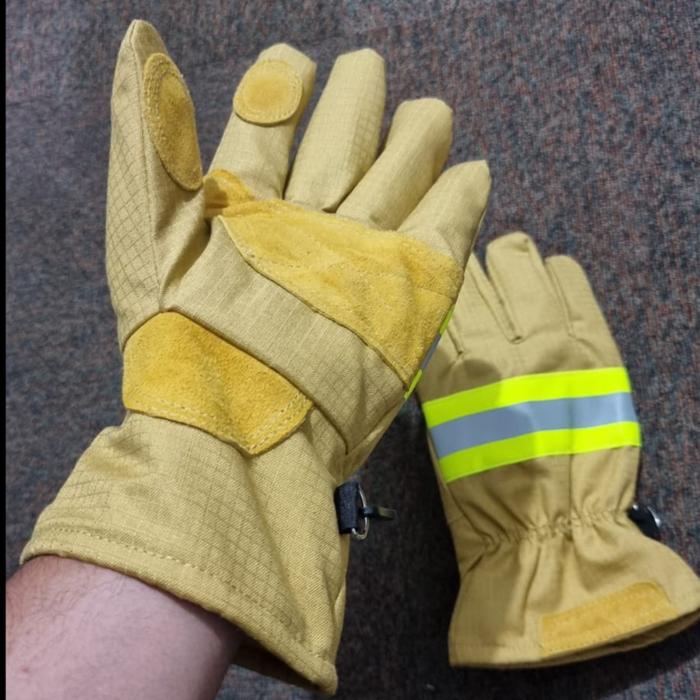 Gambar Sarung Tangan Pemadam Anti Api Fireman Glove JJXF-ST-2 – Firefighter Gloves Safety - Khaki, S dari gudangsafetycom undefined Tokopedia