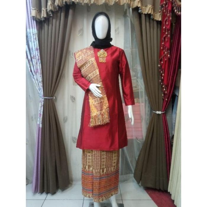 Gambar Baju Kurung Melayu + Songket Melayu ~ Baju kurung Melayu - Set marun, M dari Lanosignature undefined Tokopedia