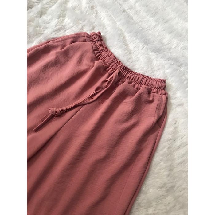 Gambar celana kulot crinkle airflow premium jumbo / outfit Instagram - dasty pink dari FEBRIDAH SHOP undefined Tokopedia