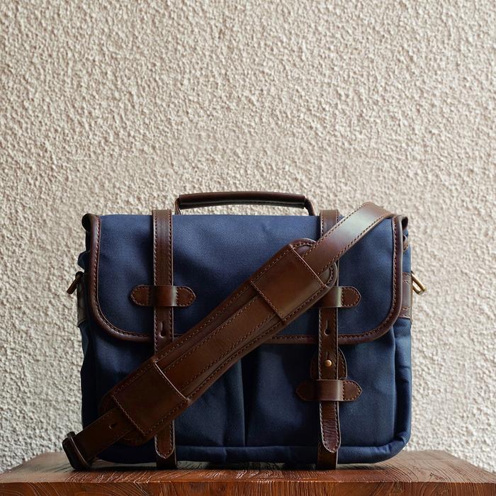 Gambar Rana 11 Navy Waxed Twill Camera Bag - Messenger Bag dari Letsdothis Indonesia undefined Tokopedia