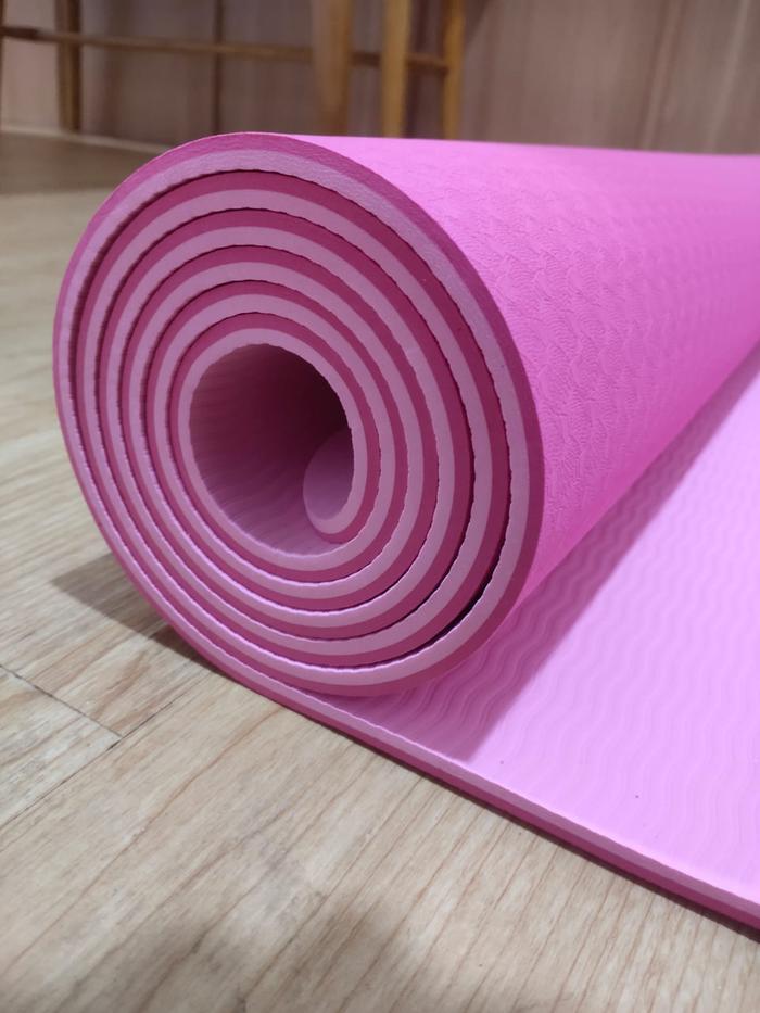Gambar Matras Yoga, Alas Olahraga Anti Licin, Bagus dan Murah - TPE PINKMUDATUA dari Vidici Living undefined Tokopedia