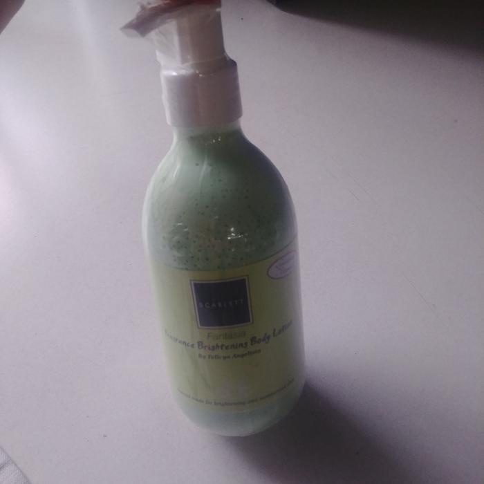 Gambar scarlett whitening shower body lotion body scrub viral original BPOM - lotion fantasia dari Mulberries undefined Tokopedia