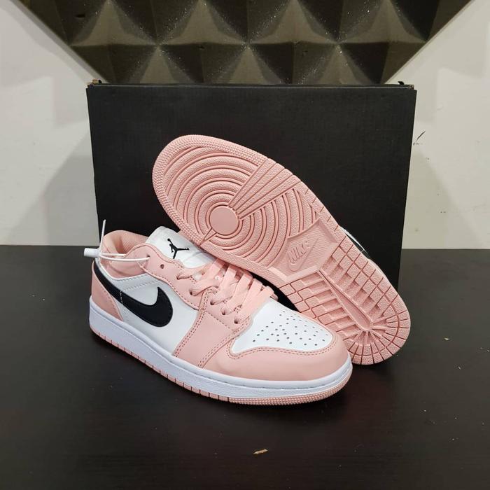 Sepatu Jordan Low Light Arctic Pink Beli (Grade School) Air Jordan