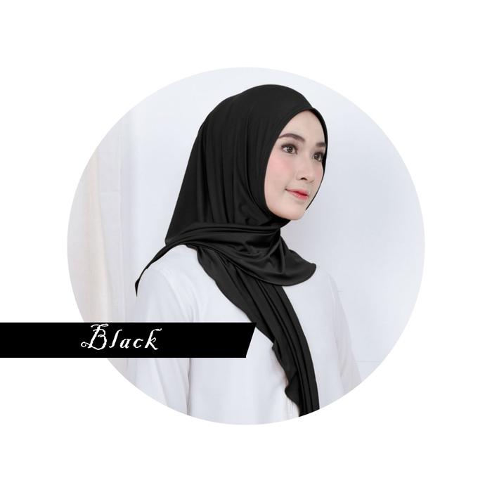 Gambar Hijab Segitiga Instan Jersey Premium - black dari MtizFactory undefined Tokopedia