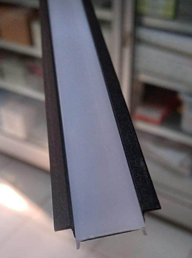 Gambar LIST FRAME LED STRIP RUMAH LAMPU KAP HOUSING ALUMUNIUM 3 METER - Hitam dari Winston-Ok Interior undefined Tokopedia
