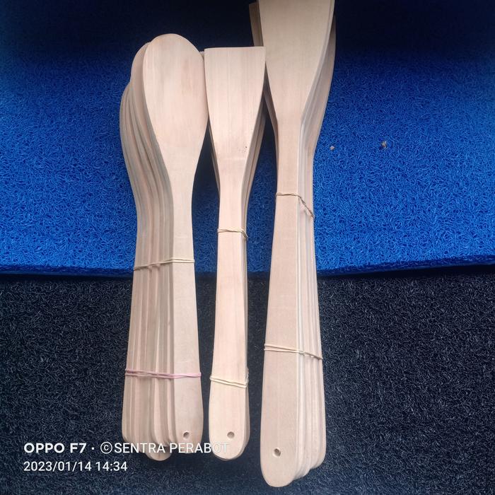 Gambar Sutil spatula irus kayu alat penggorengan - Sutil Besar dari Sentra Perabot Online undefined Tokopedia