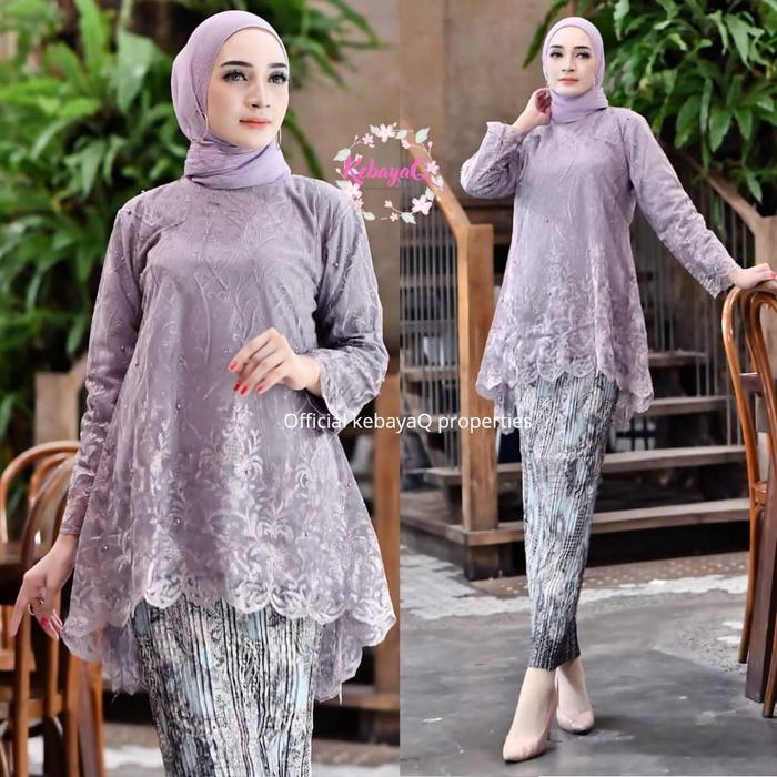 Gambar Kebaya Wisuda Hijab Setelan Kebaya Azkia Tulle Baju Wisuda Terbaru - taro, XL dari RASAKI` undefined Tokopedia