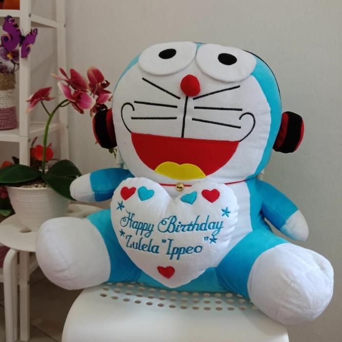 Gambar boneka Doraemon custom nama / Doraemon jumbo custom - Doraemon dari rumindonesia undefined Tokopedia