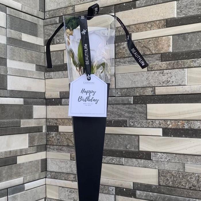 Gambar SINGLE ROSE BOX | SINGLE FLOWER BOUQUET | BUKET BUNGA | BUKET WISUDA - Putih dari Legifthouse29 undefined Tokopedia