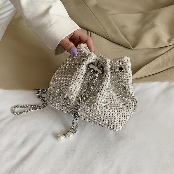 Gambar Tas Selempang Wanita Import Slingbag Cewek Impor (1kg muat 4 pcs) - Beige dari Kito.ID undefined Tokopedia