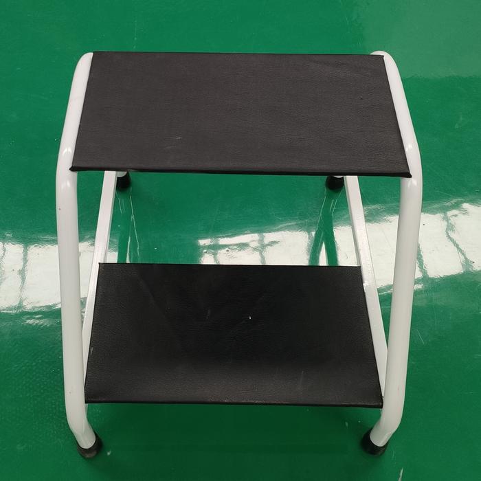 Gambar Tangga Foot Step Besi Pasien Rumah Sakit - Hitam dari alkesbogorofficial undefined Tokopedia