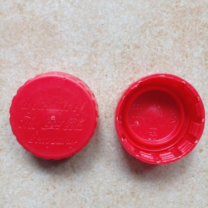 Gambar Tutup Botol Coca Cola / Pocari Sweat / Good Day / Fruit Tea Dll - CocaCola Merah dari geraijadul undefined Tokopedia