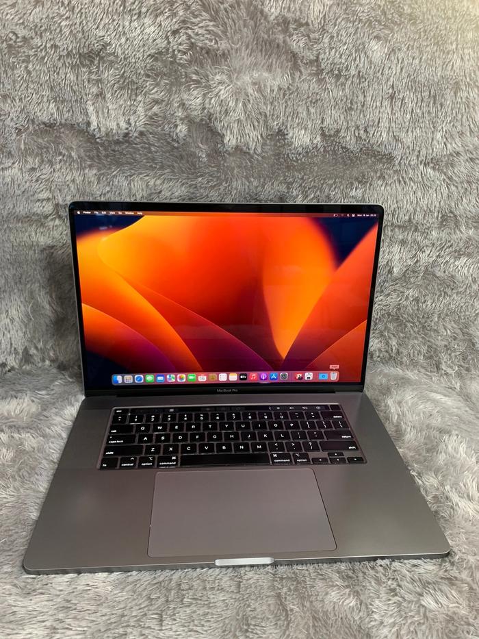 Macbook pro retina 16inch 2019 i9 ram 32gb ssd 1Tb dualvga touchbar 512 GB