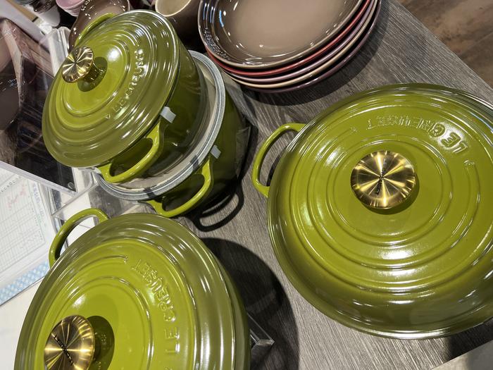 Gambar Le creuset original ROUND DUTCH OVEN 20cm - Olive dari Celiebox undefined Tokopedia