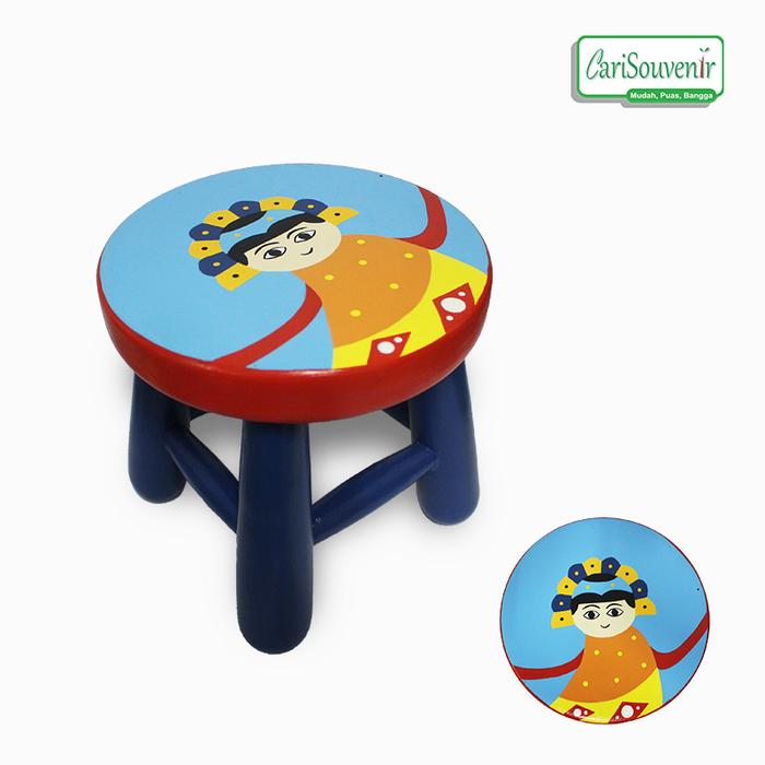 Gambar Wood Stool/Kursi anak/ Dingklik Ondel-ondel Bulat - Biru Muda dari Carisouvenir undefined Tokopedia