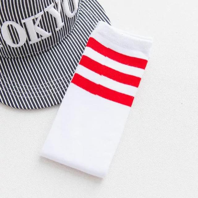 Gambar [BISA COD] TERMURAH Kaos Kaki Panjang Wanita Korea Import - Putih Merah, Remaja UK 40CM dari Liza Sentosa undefined Tokopedia