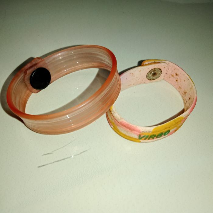 Gambar Gelang bahan karet motif pink dan virgo (preloved) dari tacha florist undefined Tokopedia