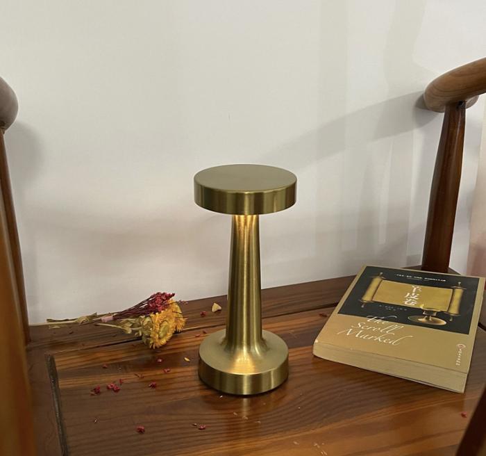 Gambar Lampu Meja Portable Emas Lampu retro Restoran Lampu Meja Cafe Bar - A dari DRESSTOKILL TOKOPEDIA undefined Tokopedia