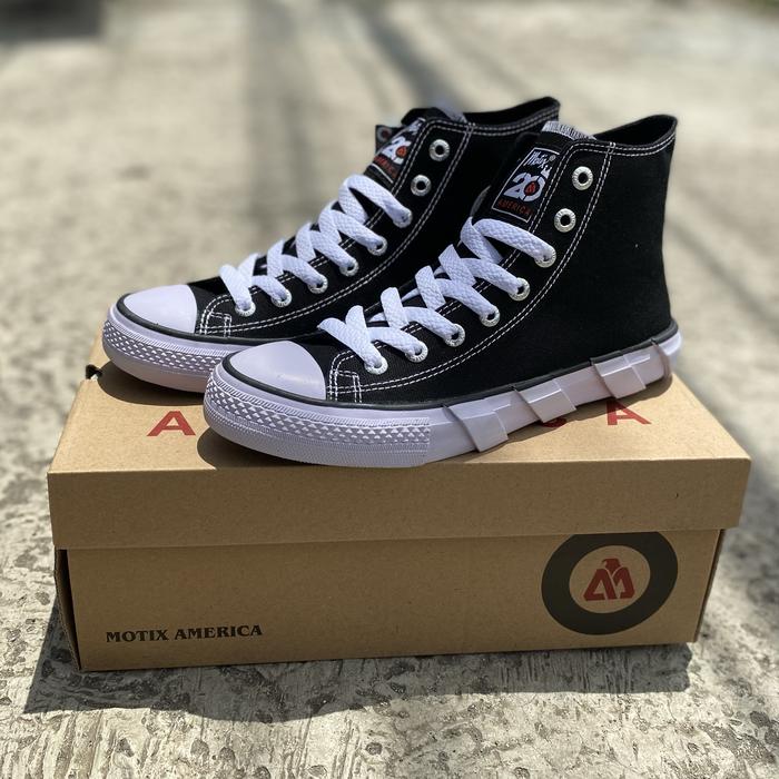 Gambar Sepatu sekolah hitam putih / sepatu sneakers pria / sepatu casual - Hitam, 37 dari mita'shoes undefined Tokopedia