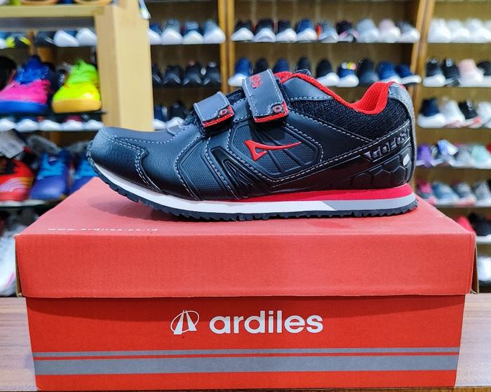 Gambar SEPATU ARDILES ANAK SEPATU SEKOLAH ARDILES HAZUZHI Terlaris Termurah - HitamMerah, 35 dari Clutchglam undefined Tokopedia