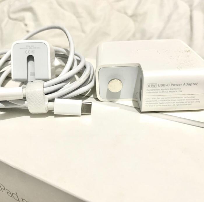 ほぼ未使用★アップル純正アダプタ96wUSB-C POWER ADAPTER充電 apple 純正ACアダプター 96W / USB-C 2m ほぼ未使用☆アップル