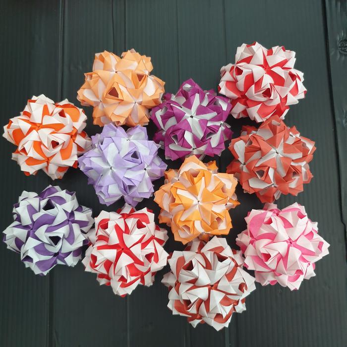 Gambar Bola Origami Mawar ROSE. KUSUDAMA hiasan - Random 5000 dari citra gifts&pets undefined Tokopedia