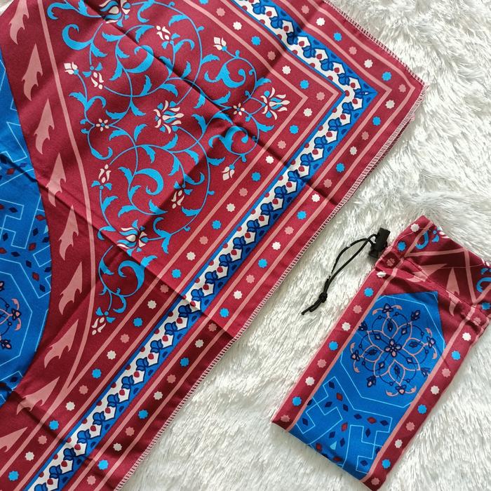 Gambar sajadah traveling pouch sejadah travel murah motif sajadah souvenir - sj maroon biru dari GROSIR MUKENA TRAVELLING undefined Tokopedia