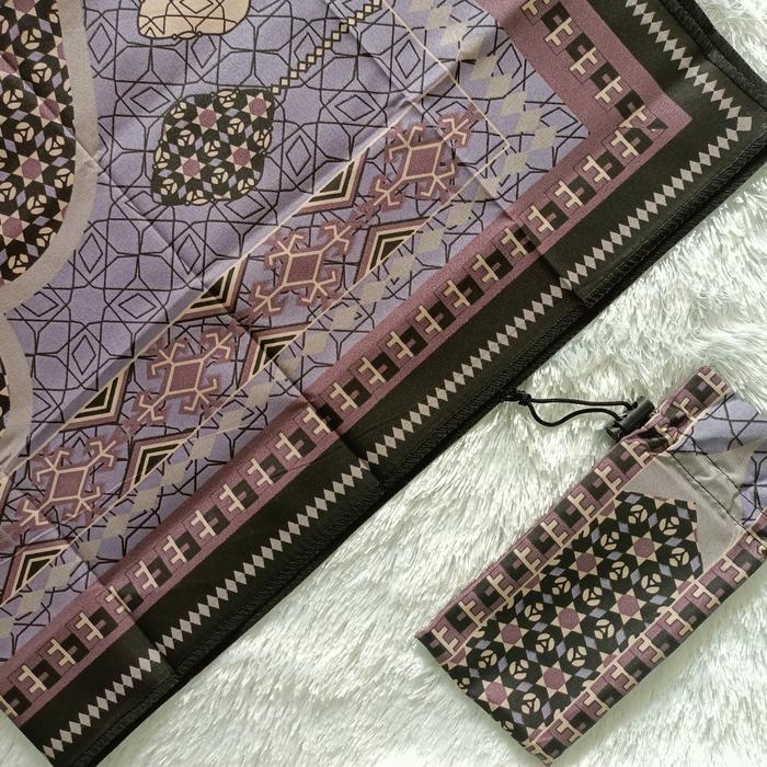 Gambar sajadah traveling pouch sejadah travel murah motif sajadah souvenir - sj ungu hitam dari GROSIR MUKENA TRAVELLING undefined Tokopedia