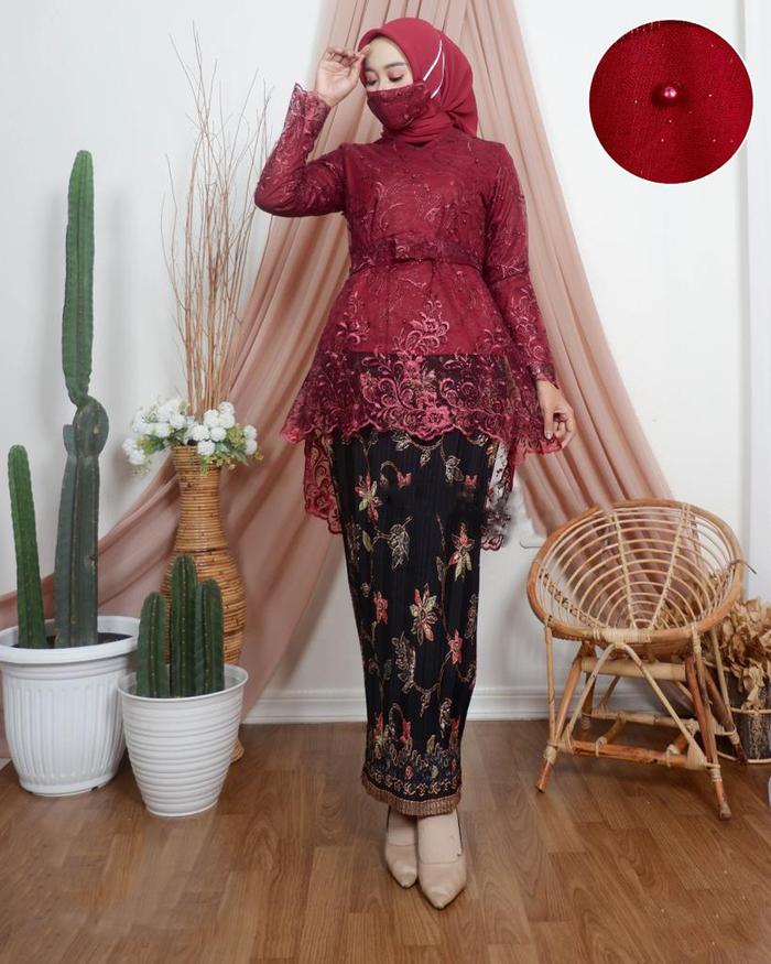 Gambar D30 Setelan kebaya brukat aurora baju kebaya trend muslim hijab modern - marun, M dari Nata store21 undefined Tokopedia