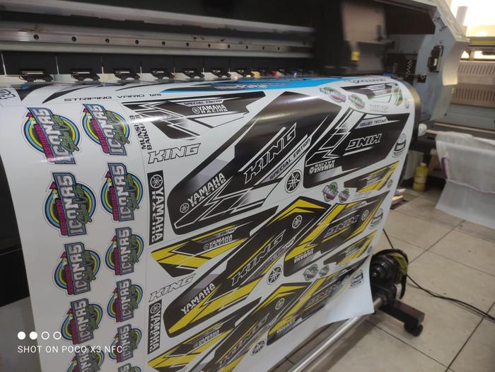 Gambar Cetak Digital Stiker Vinyl One Way Indoor/Outdoor - Out Door dari Solution Print Digital undefined Tokopedia
