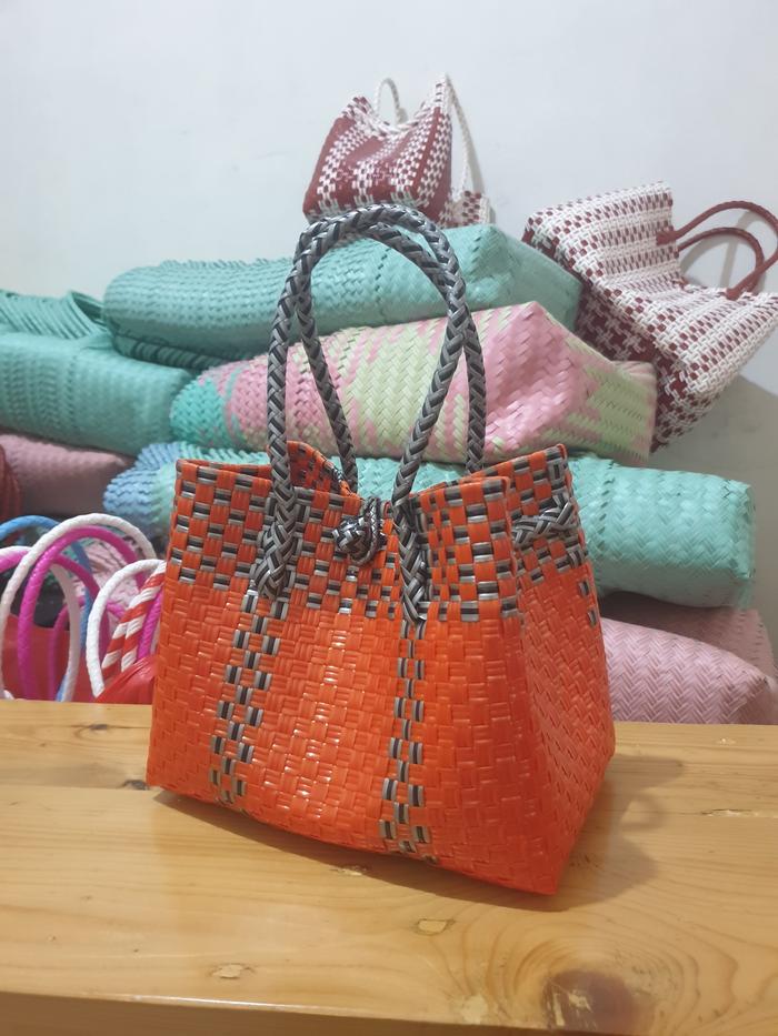 Gambar Jaly Peety Premium M Kombinasi | Tas Anyaman Plastik - Variant 10 dari Beebeeonlineshop undefined Tokopedia