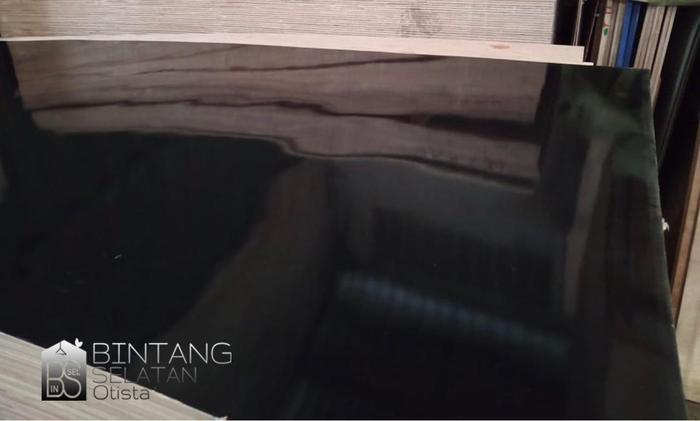Gambar TRIPLEK MELAMINTO MELAMIN 3mm KILAP HITAM BLACK GLOSS GLOSSY dari BINTANG SELATAN347BDG undefined Tokopedia