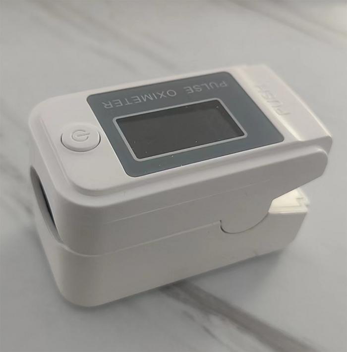 Gambar Fingertip Pulse Oximeter Oxymeter Pengukur Kadar Oksigen Oksimeter - OLED 4 Color dari PROHEMAT undefined Tokopedia