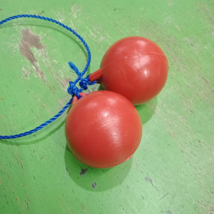 Gambar Mainan lato lato gagang viral anti gagal lato lato metik / Etek Etek - Latto Menyala dari Mitra Perabot01 undefined 5 Tokopedia