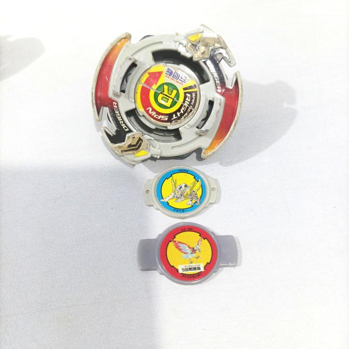 Gambar Beyblade Driger Slash Heavy Fushion 2nd Preloved dari Figure Toko undefined Tokopedia