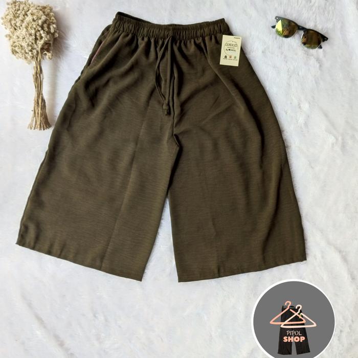 Gambar kulot crinkle pendek 7/8 murah / celana kulot crinkle airflow wanita - army dari PIPOL SHOP undefined Tokopedia