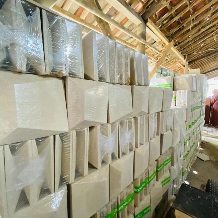 Gambar Bata tempel mozaik 3D dekorasi dinding indoor & outdoor (20x20) - Putih dari Sinar block indonesia undefined Tokopedia