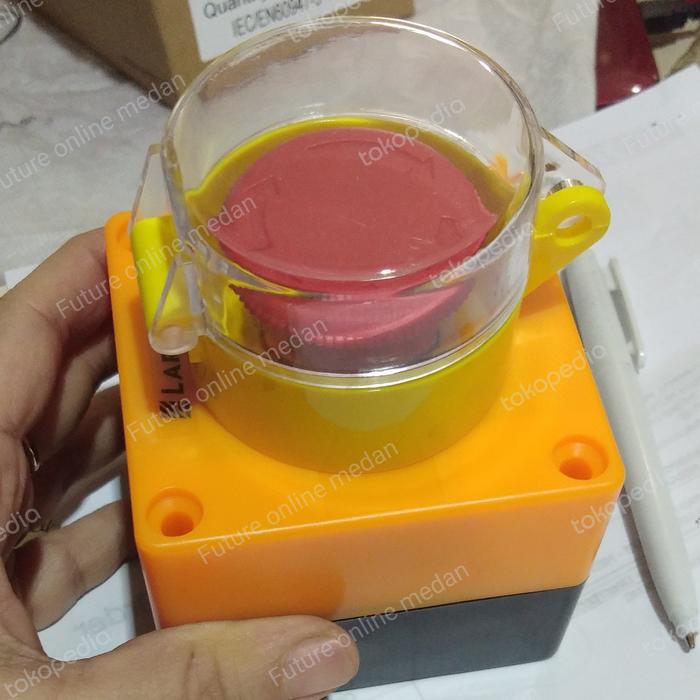 Gambar Tombol emergency Stop on off / push button merah + kotak box + name - box+cover dari Future online medan undefined Tokopedia