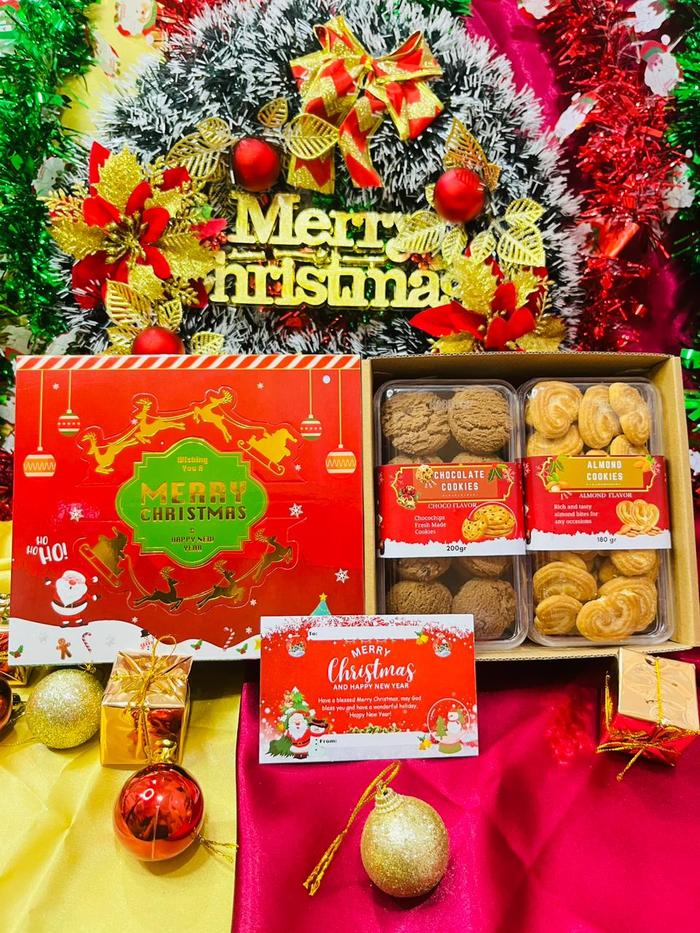 Gambar LINK KHUSUS REQ TANGGAL KIRIM HAMPERS PARCEL NATAL PREMIUM CHRISTMAS - PREMIUM 2, BUBBLE BIASA dari Brandsgift ID undefined Tokopedia